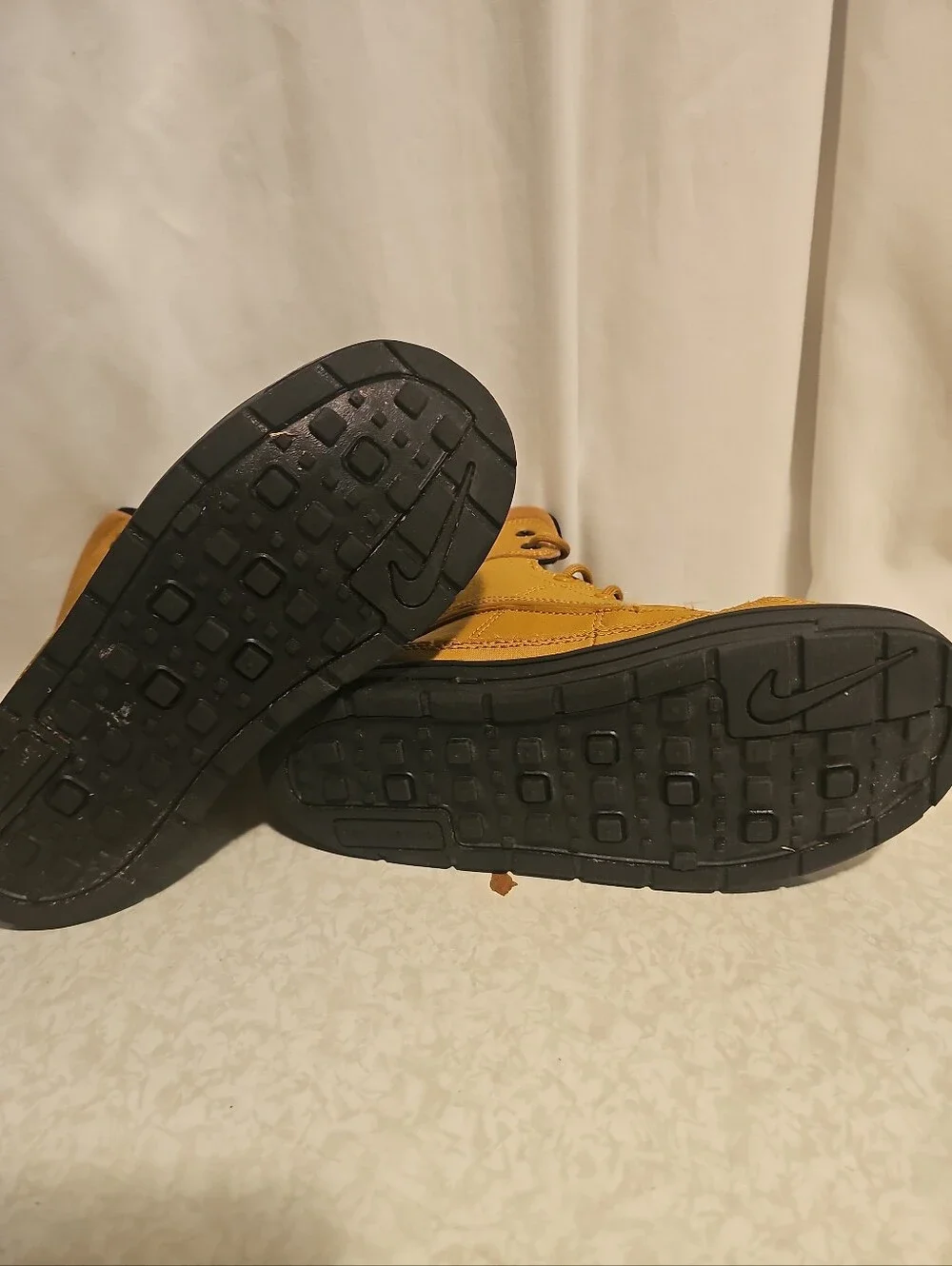 Nike Kids Wheat Brown High-Top Boots with Black Accent Sz. 3Y